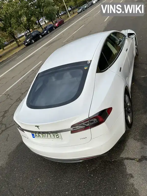 5YJSA1E2XGF122849 Tesla Model S 2015 Ліфтбек  Фото 4