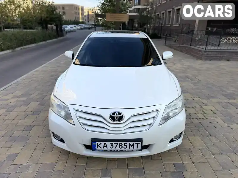 Седан Toyota Camry 2010 2.36 л. Автомат обл. Київська, Київ - Фото 1/21