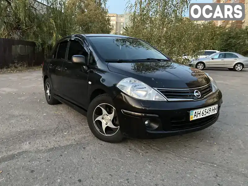 Седан Nissan TIIDA 2010 1.6 л. Ручна / Механіка обл. Дніпропетровська, Кам'янське (Дніпродзержинськ) - Фото 1/14