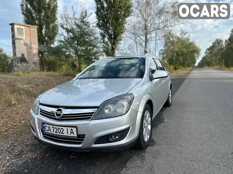 Універсал Opel Astra 2010 1.69 л. Ручна / Механіка обл. Черкаська, Кам'янка - Фото 1/8