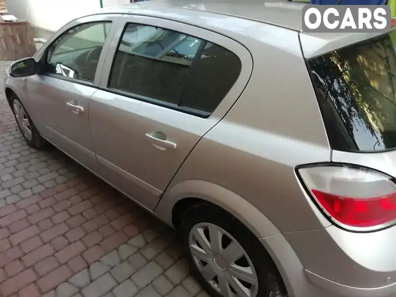 Хетчбек Opel Astra 2006 1.6 л. Ручна / Механіка обл. Закарпатська, Хуст - Фото 1/14