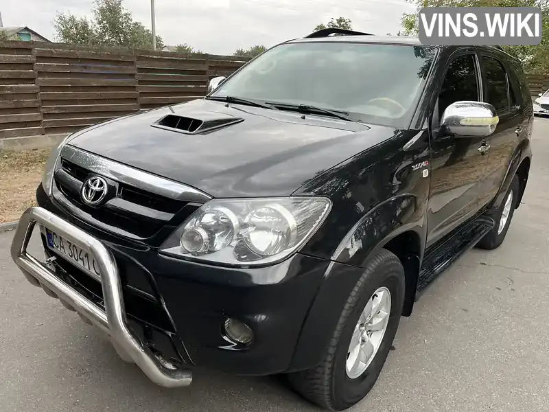 Позашляховик / Кросовер Toyota Fortuner 2007 2.98 л. Автомат обл. Черкаська, Сміла - Фото 1/21