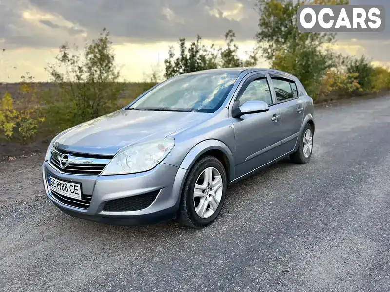 Хэтчбек Opel Astra 2008 1.6 л. Ручная / Механика обл. Николаевская, Баштанка - Фото 1/18