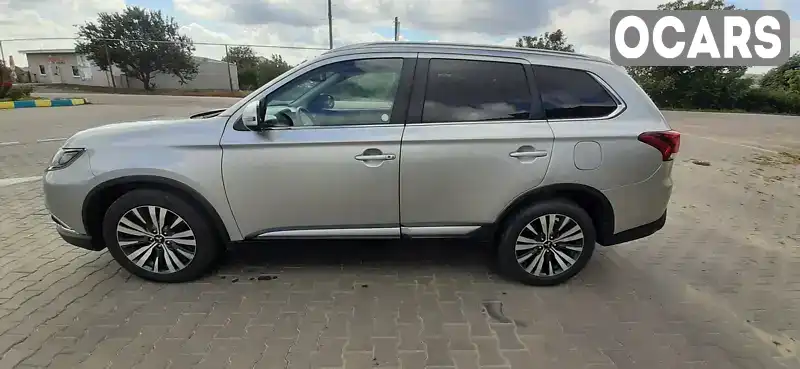 Позашляховик / Кросовер Mitsubishi Outlander 2020 2.36 л. Варіатор обл. Одеська, Одеса - Фото 1/21