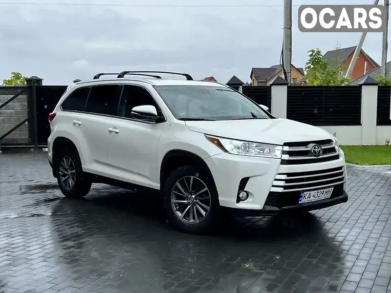 Позашляховик / Кросовер Toyota Highlander 2019 3.46 л. обл. Рівненська, Рівне - Фото 1/21