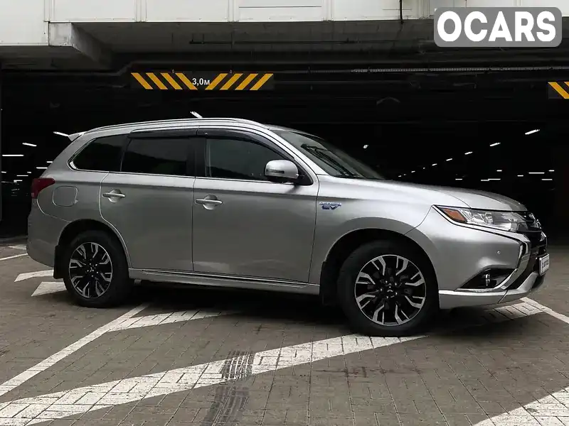 Позашляховик / Кросовер Mitsubishi Outlander 2018 2 л. Автомат обл. Київська, Київ - Фото 1/21