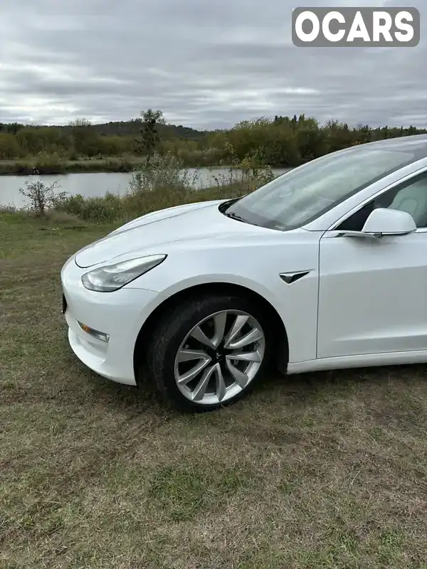 5YJ3E1EB8KF437845 Tesla Model 3 2019 Седан  Фото 3