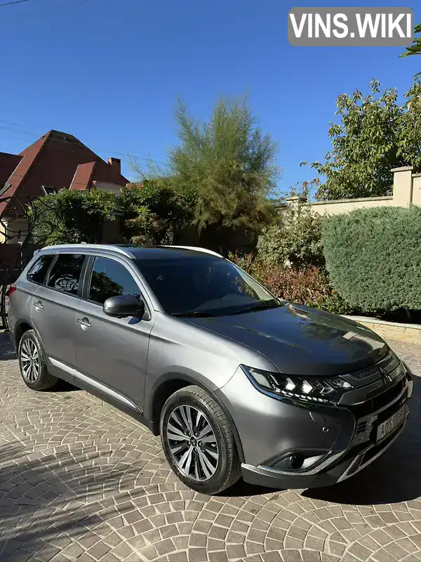 Позашляховик / Кросовер Mitsubishi Outlander 2018 2.36 л. Автомат обл. Закарпатська, Ужгород - Фото 1/14