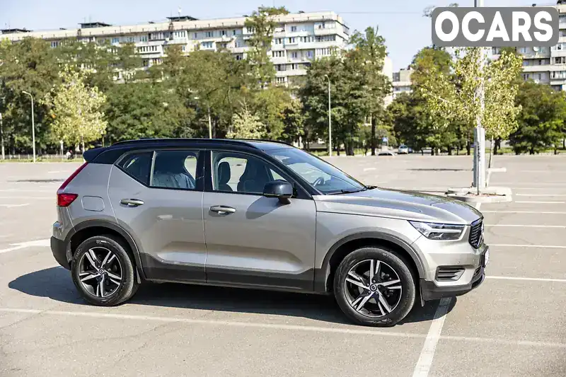 Позашляховик / Кросовер Volvo XC40 2021 1.5 л. Автомат обл. Київська, Київ - Фото 1/21