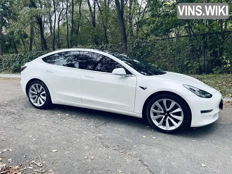 Седан Tesla Model 3 2018 null_content л. Автомат обл. Київська, Київ - Фото 1/17