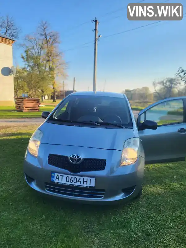 Седан Toyota Yaris 2005 1 л. Ручна / Механіка обл. Івано-Франківська, Коломия - Фото 1/14