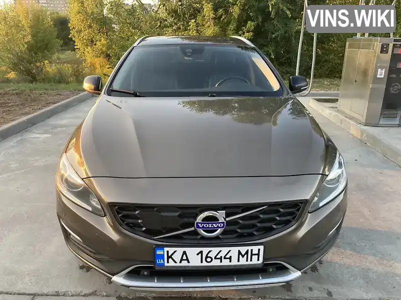 Універсал Volvo V60 Cross Country 2017 2.4 л. Автомат обл. Черкаська, Черкаси - Фото 1/16