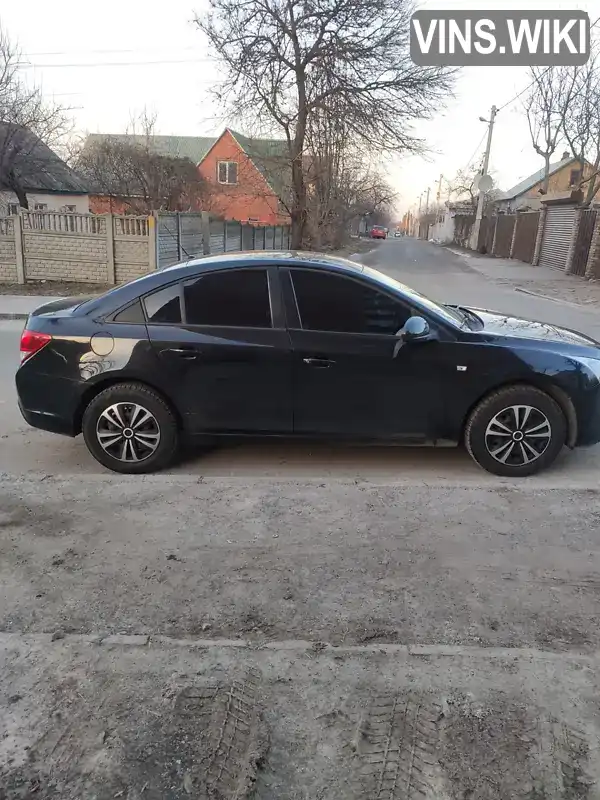 Седан Chevrolet Cruze 2013 1.6 л. Ручна / Механіка обл. Дніпропетровська, Дніпро (Дніпропетровськ) - Фото 1/7