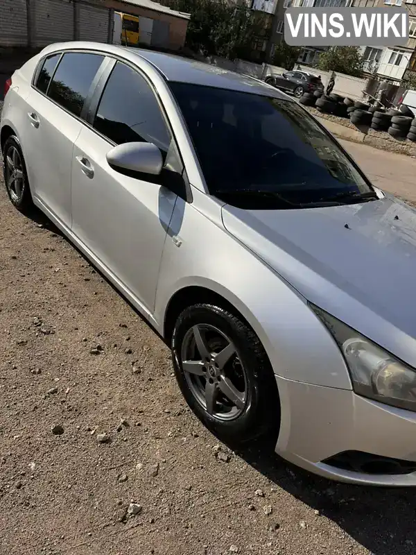 Хэтчбек Chevrolet Cruze 2011 1.8 л. Ручная / Механика обл. Харьковская, Харьков - Фото 1/11