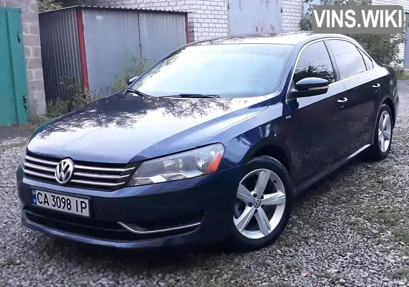 Седан Volkswagen Passat 2013 1.8 л. Автомат обл. Черкасская, Шпола - Фото 1/3