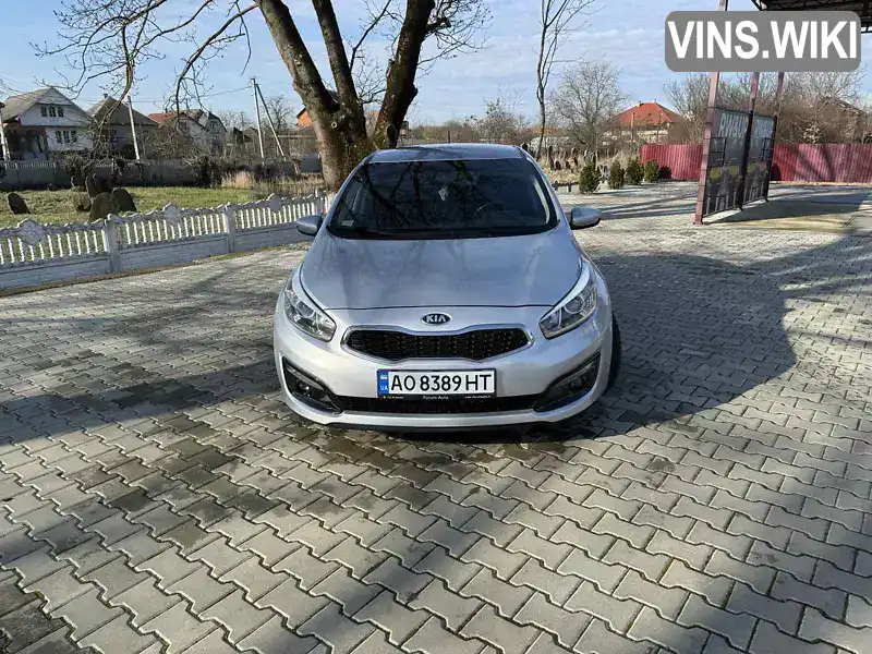 Хетчбек Kia Ceed 2017 1.4 л. Ручна / Механіка обл. Закарпатська, Виноградів - Фото 1/13