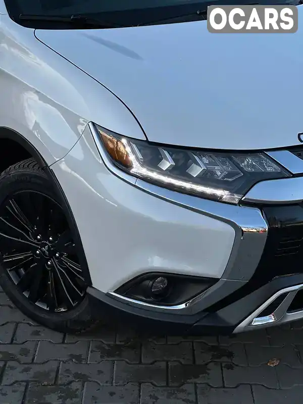 Позашляховик / Кросовер Mitsubishi Outlander 2020 3 л. Автомат обл. Львівська, Львів - Фото 1/12