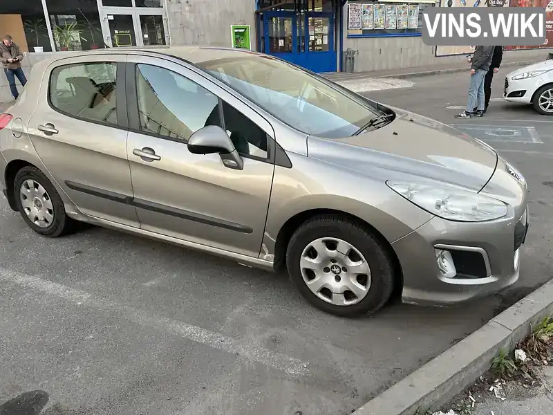 Хетчбек Peugeot 308 2011 1.6 л. Ручна / Механіка обл. Чернігівська, Чернігів - Фото 1/3