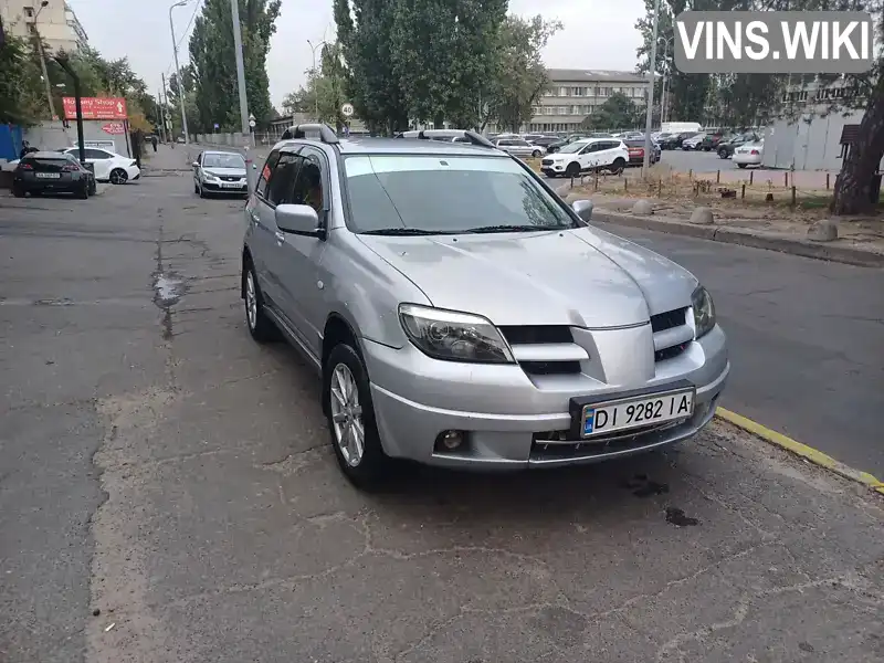 Позашляховик / Кросовер Mitsubishi Outlander 2006 2 л. Ручна / Механіка обл. Київська, Київ - Фото 1/16