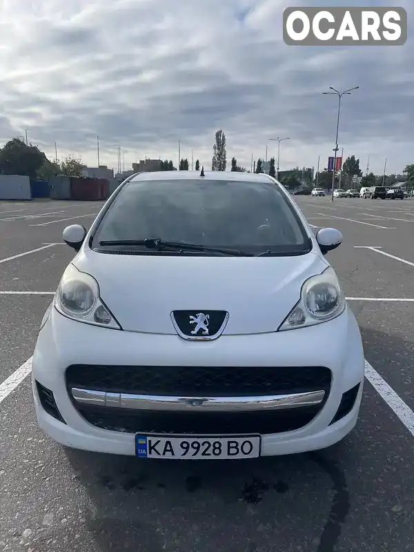 Хетчбек Peugeot 107 2011 1 л. Робот обл. Київська, Київ - Фото 1/21