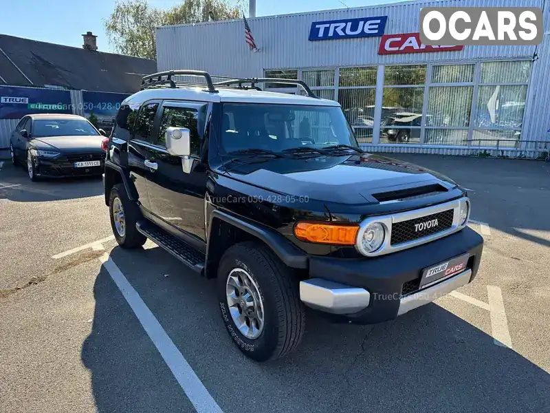 Позашляховик / Кросовер Toyota FJ Cruiser 2013 4 л. Автомат обл. Київська, Київ - Фото 1/21