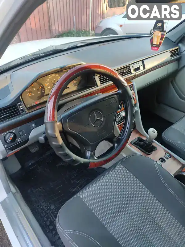 Седан Mercedes-Benz E-Class 1993 2.2 л. Ручна / Механіка обл. Одеська, Одеса - Фото 1/14