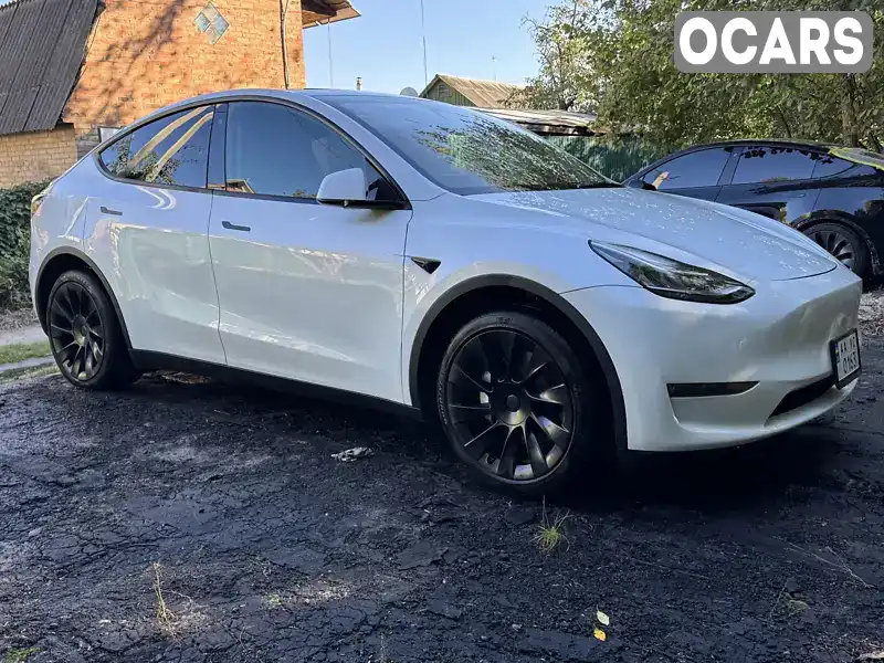 Позашляховик / Кросовер Tesla Model Y 2023 null_content л. обл. Київська, Бровари - Фото 1/17