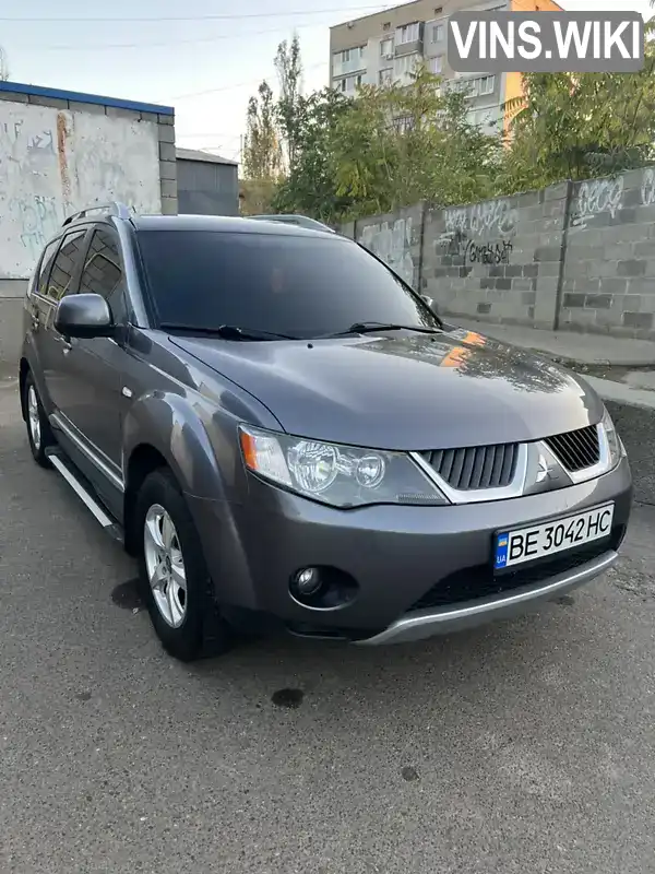 Позашляховик / Кросовер Mitsubishi Outlander XL 2009 2.4 л. Ручна / Механіка обл. Миколаївська, Миколаїв - Фото 1/19