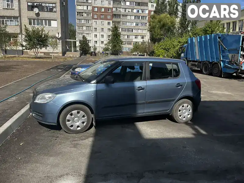 Хетчбек Skoda Fabia 2010 1.2 л. Ручна / Механіка обл. Сумська, Суми - Фото 1/4