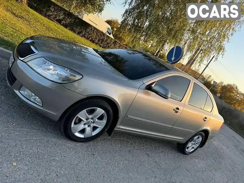 Ліфтбек Skoda Octavia 2011 1.6 л. Ручна / Механіка обл. Тернопільська, Тернопіль - Фото 1/19