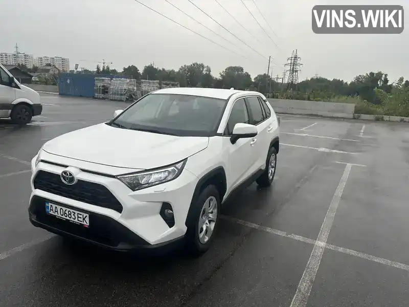 Позашляховик / Кросовер Toyota RAV4 2019 1.99 л. Ручна / Механіка обл. Київська, Київ - Фото 1/21