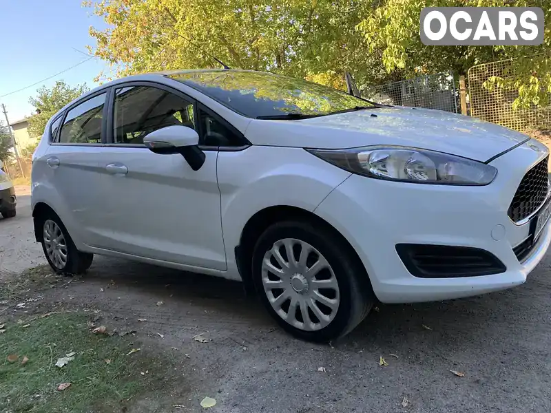 Хэтчбек Ford Fiesta 2017 1.39 л. Ручная / Механика обл. Днепропетровская, Днепр (Днепропетровск) - Фото 1/21