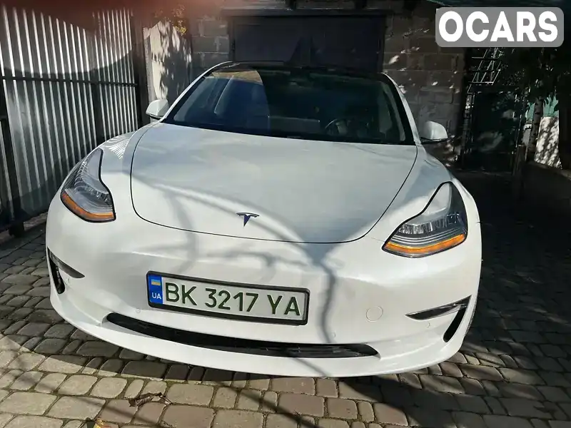 Седан Tesla Model 3 2019 null_content л. обл. Рівненська, Рівне - Фото 1/13