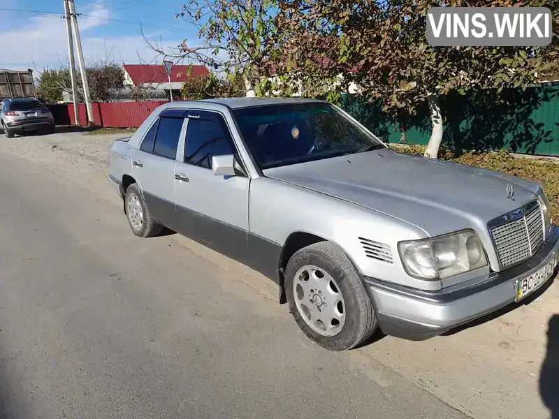 Седан Mercedes-Benz E-Class 1995 2 л. Ручная / Механика обл. Хмельницкая, Городок - Фото 1/13