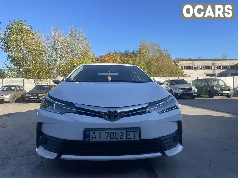 Седан Toyota Corolla 2016 1.6 л. Ручна / Механіка обл. Чернігівська, Чернігів - Фото 1/17