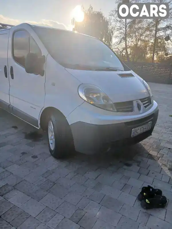 Мінівен Renault Trafic 2010 2 л. Ручна / Механіка обл. Львівська, Львів - Фото 1/8