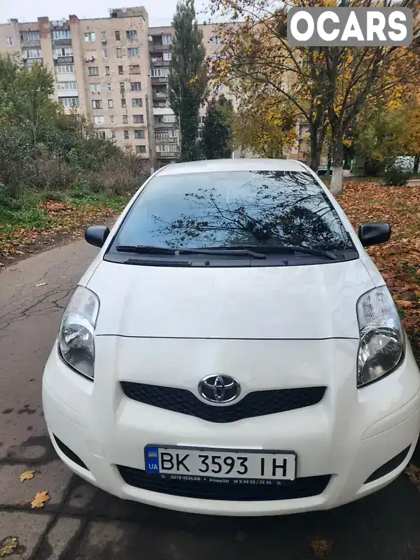 Хетчбек Toyota Yaris 2010 1 л. Ручна / Механіка обл. Рівненська, Рівне - Фото 1/14