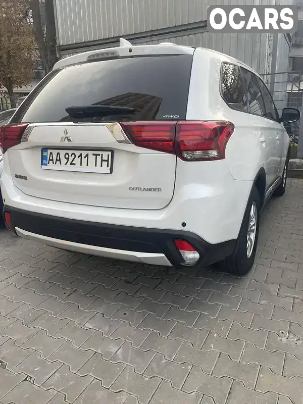 JMBXTGF2WJZ000151 Mitsubishi Outlander 2017 Внедорожник / Кроссовер 2 л. Фото 3