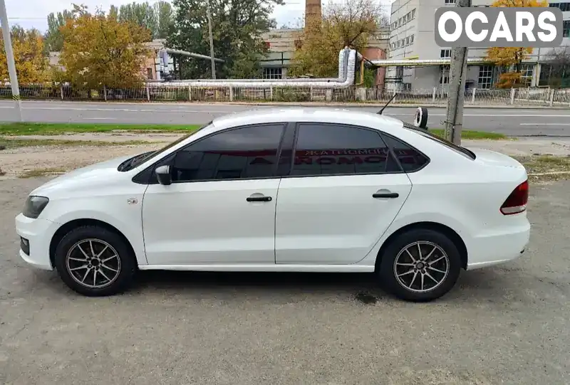 Седан Volkswagen Polo 2018 1.6 л. Ручна / Механіка обл. Дніпропетровська, Дніпро (Дніпропетровськ) - Фото 1/11