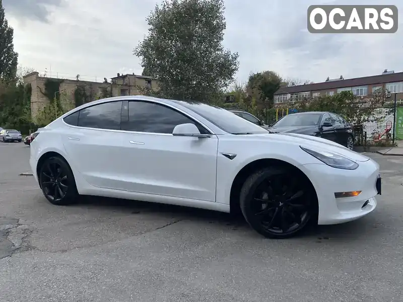 Седан Tesla Model 3 2019 null_content л. обл. Київська, Київ - Фото 1/21