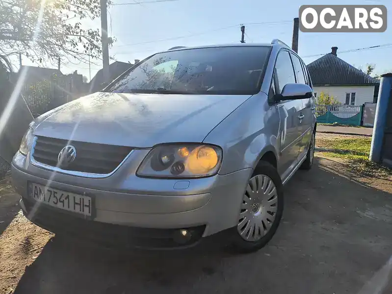 Мінівен Volkswagen Touran 2006 1.97 л. Ручна / Механіка обл. Житомирська, Овруч - Фото 1/21