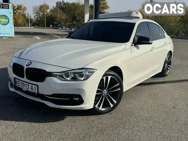 WBA8D9G58JNU72557 BMW 3 Series 2018 Седан 2 л. Фото 1