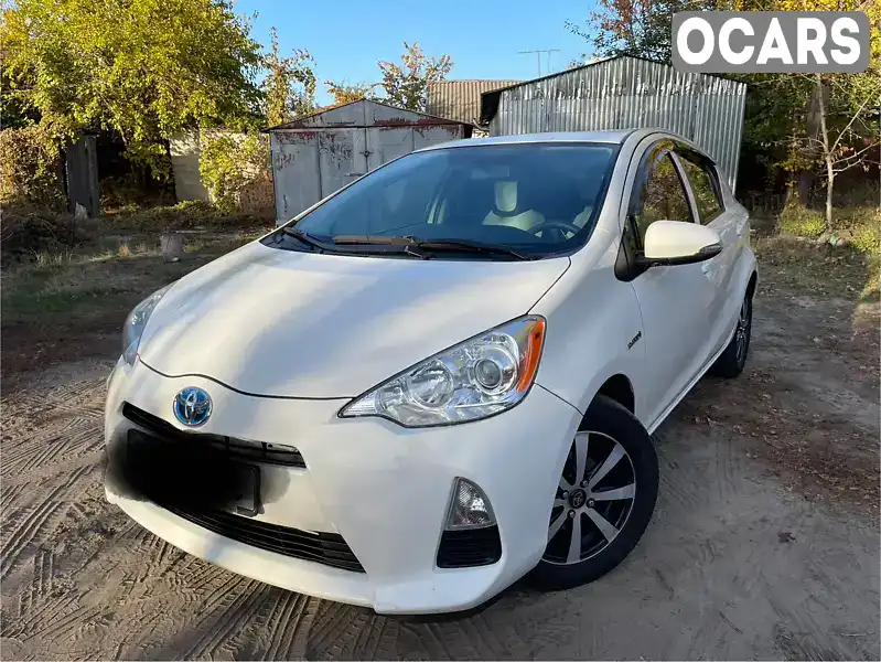 Хетчбек Toyota Prius C 2014 1.5 л. Автомат обл. Полтавська, Полтава - Фото 1/17