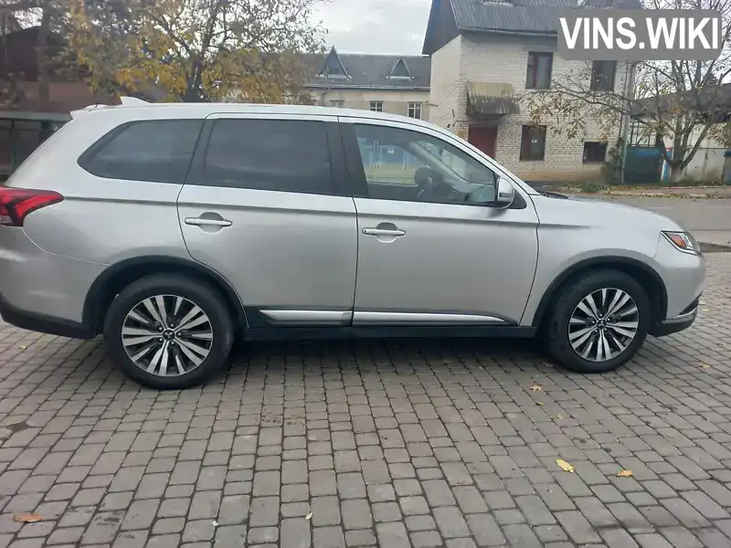 Позашляховик / Кросовер Mitsubishi Outlander 2019 2.36 л. Варіатор обл. Івано-Франківська, Івано-Франківськ - Фото 1/21