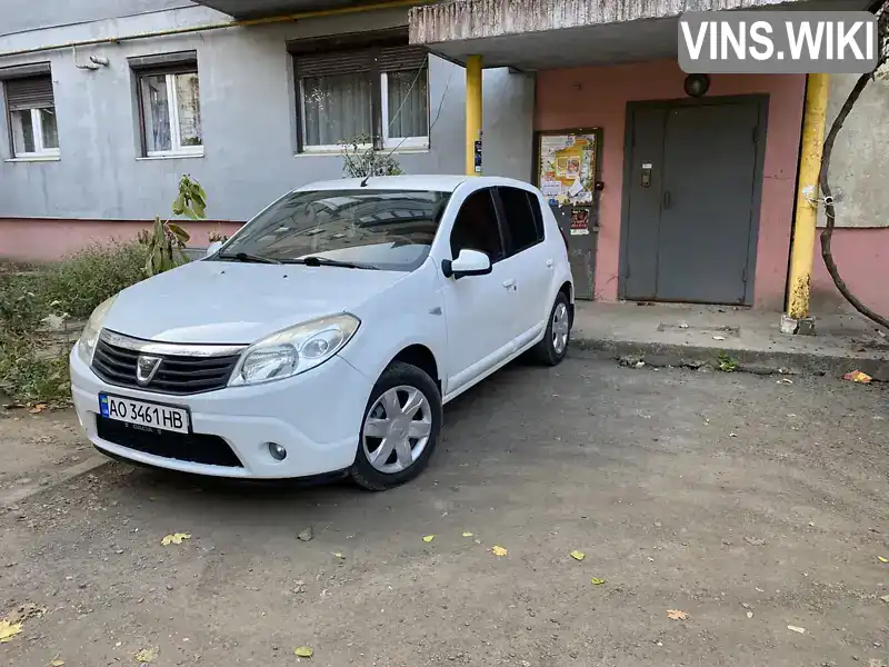 Хэтчбек Dacia Sandero 2012 1.6 л. Ручная / Механика обл. Закарпатская, Мукачево - Фото 1/13