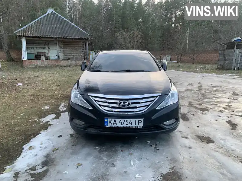 Седан Hyundai Sonata 2011 2 л. Автомат обл. Чернігівська, Сновськ (Щорс) - Фото 1/17