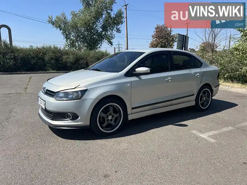 Седан Volkswagen Polo 2012 1.6 л. Ручна / Механіка обл. Дніпропетровська, Кривий Ріг - Фото 1/9