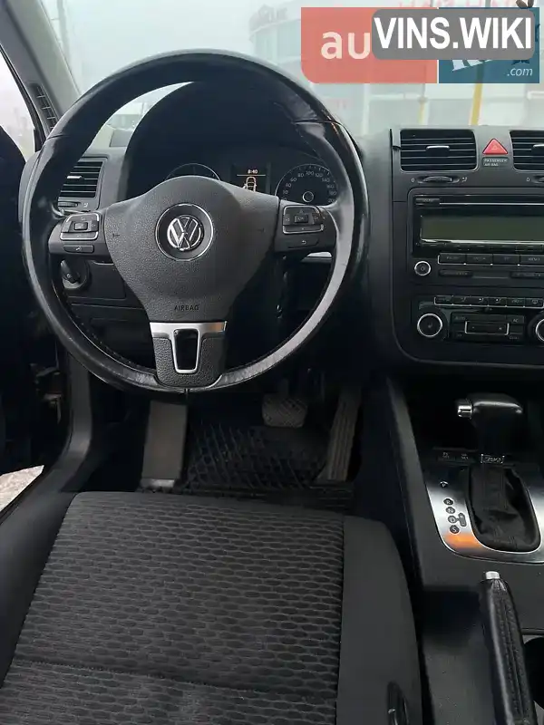 Седан Volkswagen Jetta 2010 1.6 л. Робот обл. Хмельницкая, Хмельницкий - Фото 1/21