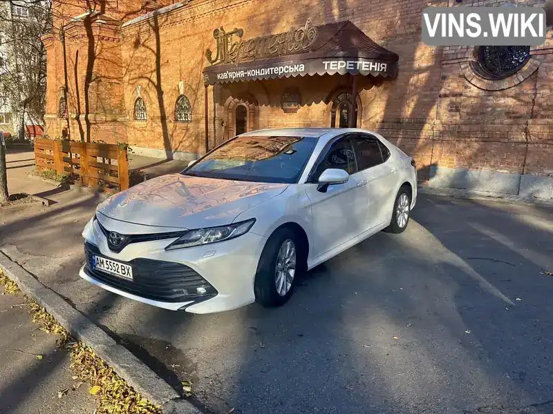 Седан Toyota Camry 2018 2.49 л. Автомат обл. Житомирская, Житомир - Фото 1/21