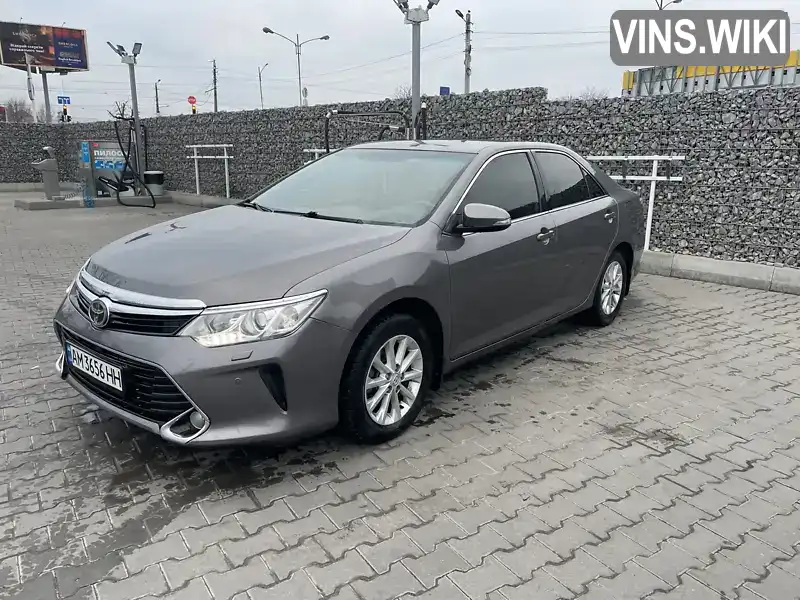 Седан Toyota Camry 2016 2.49 л. Автомат обл. Житомирська, Житомир - Фото 1/21